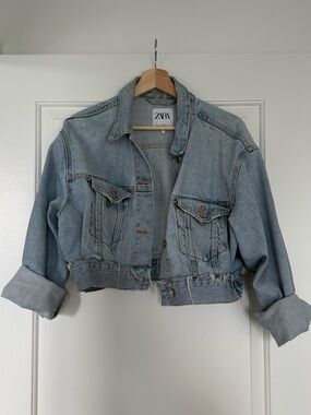 ZARA Faded Light Blue Cropped Denim Jacket